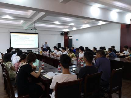 说明: D:\2019年工作\个人事务\Kersten教授\德国美恩茨大学Micheal Kersten教授应邀来黑料吃瓜网
做讲座报告\德国美恩茨大学Micheal Kersten教授应邀来黑料吃瓜网
做讲座报告\Kersten教授讲座报告现场一.jpg